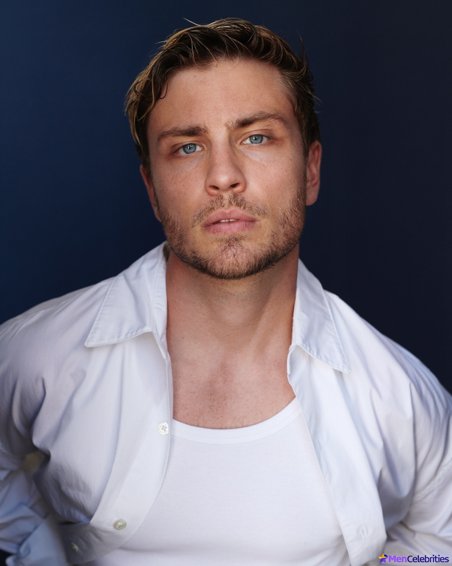 Jannik Schumann naked and erotic photos