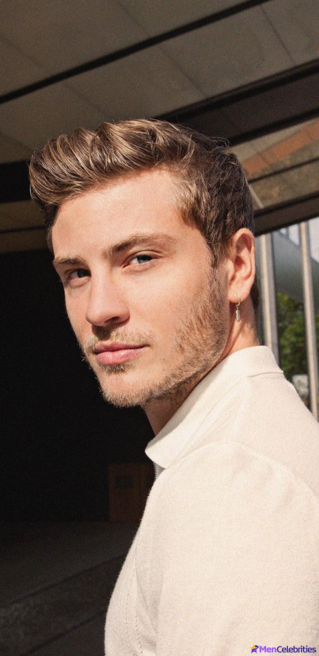 Jannik Schumann naked and erotic photos