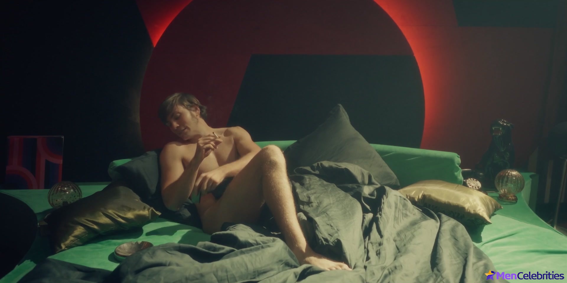 Jannik Schumann nude and gay sex scenes