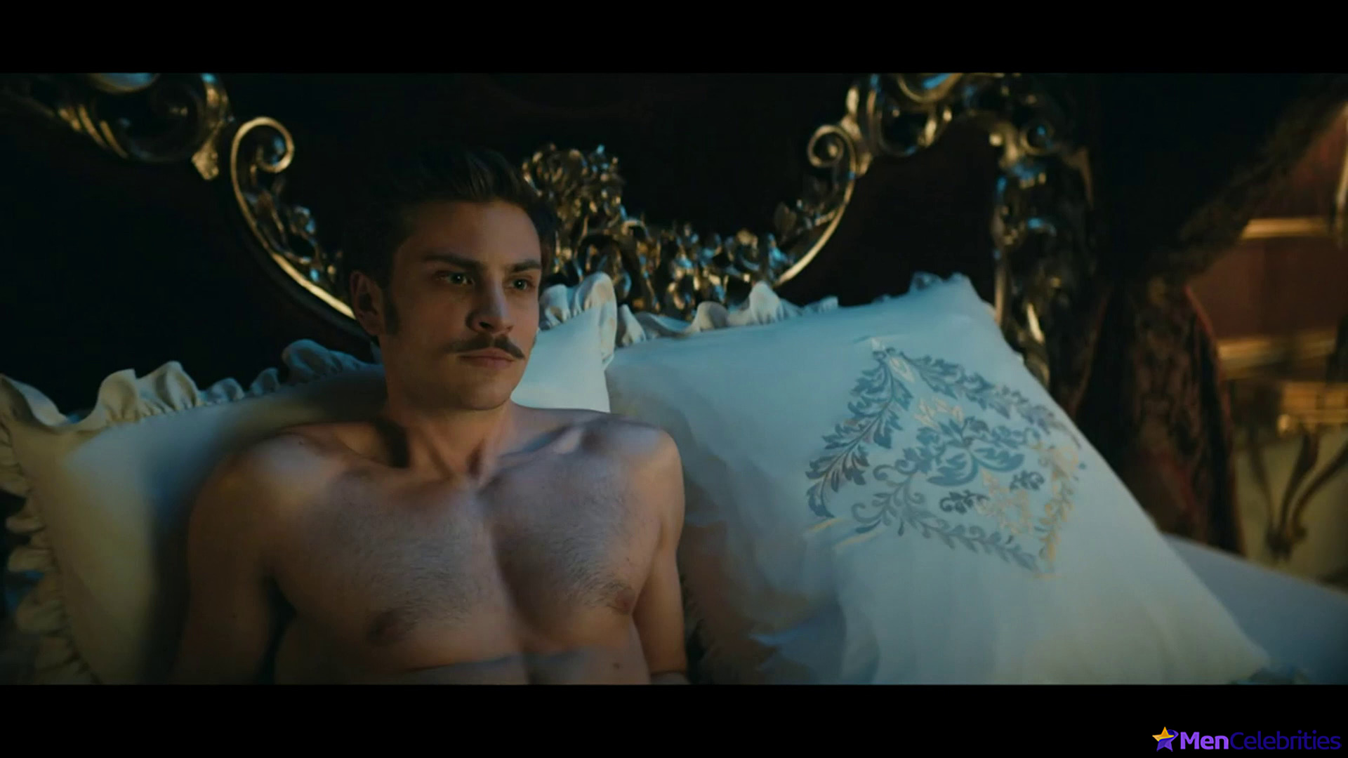 Jannik Schumann nude and gay sex scenes