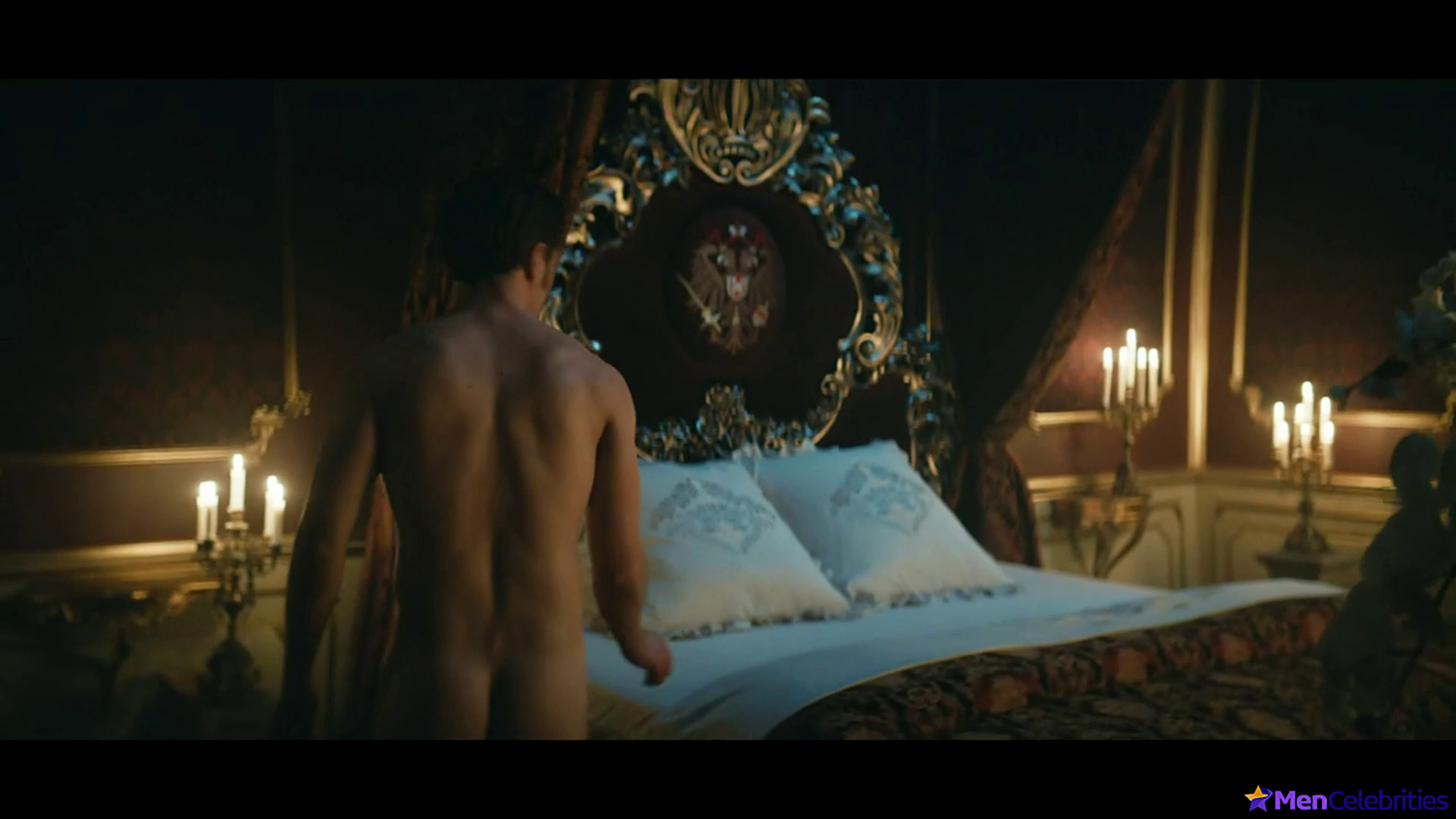 Jannik Schumann nude and gay sex scenes