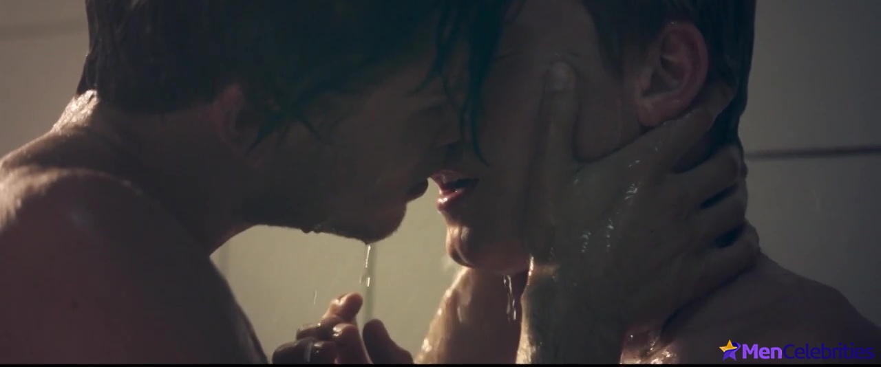 Jannik Schumann nude and gay sex scenes