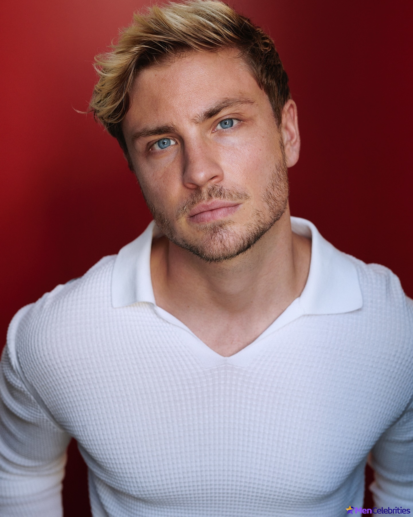 Jannik Schumann naked and erotic photos