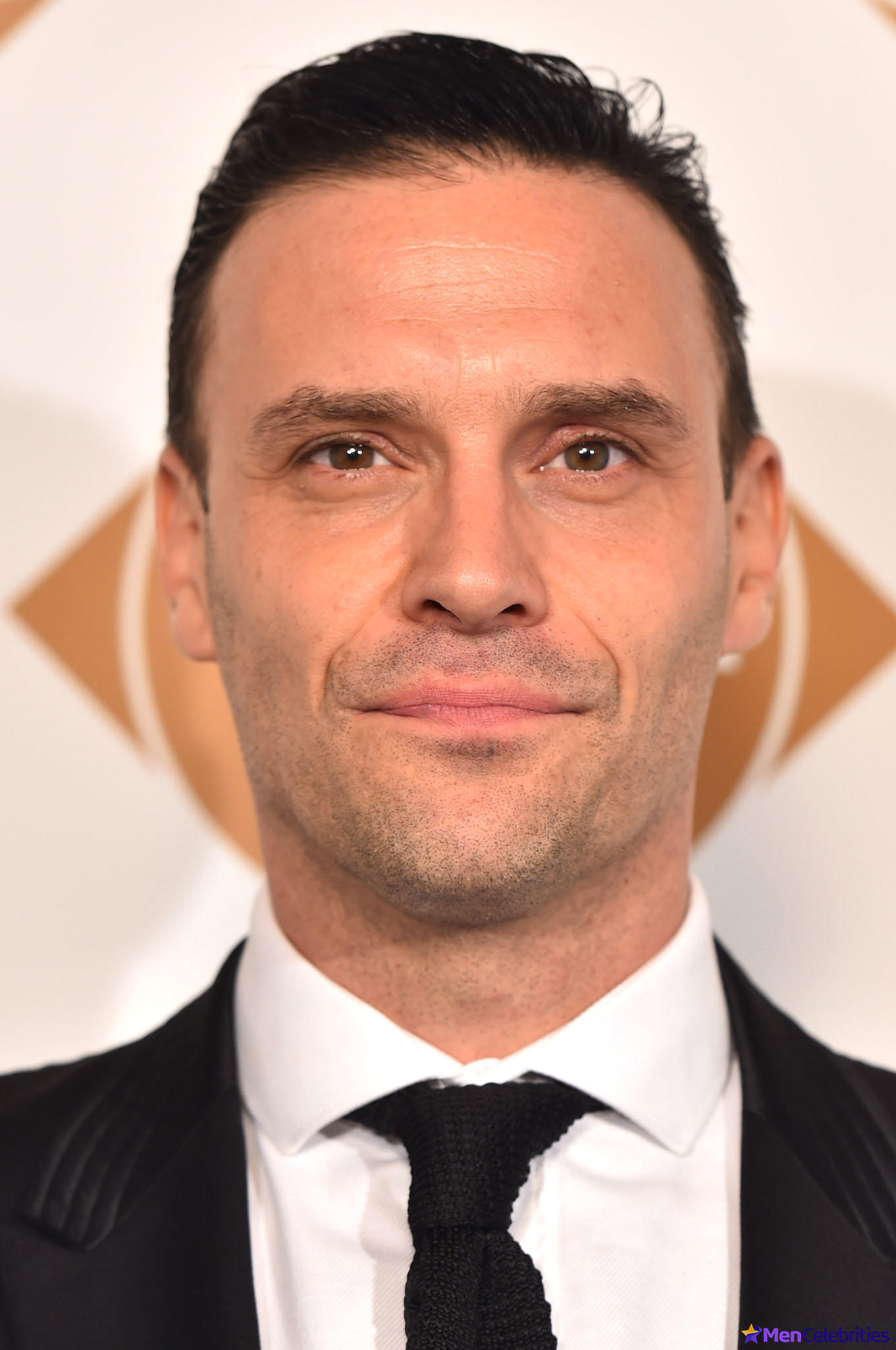 Joseph Millson shirtless and bulge pics