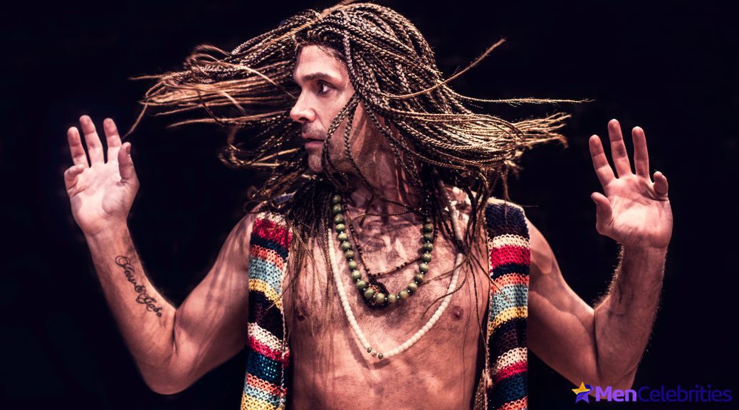 Joseph Millson shirtless and bulge pics