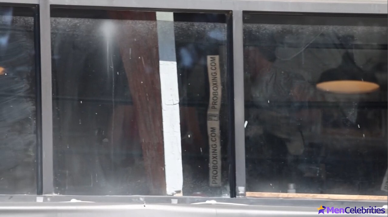 Joshua Jackson Shows Off Boxing Skills Shirtless in Los Angeles