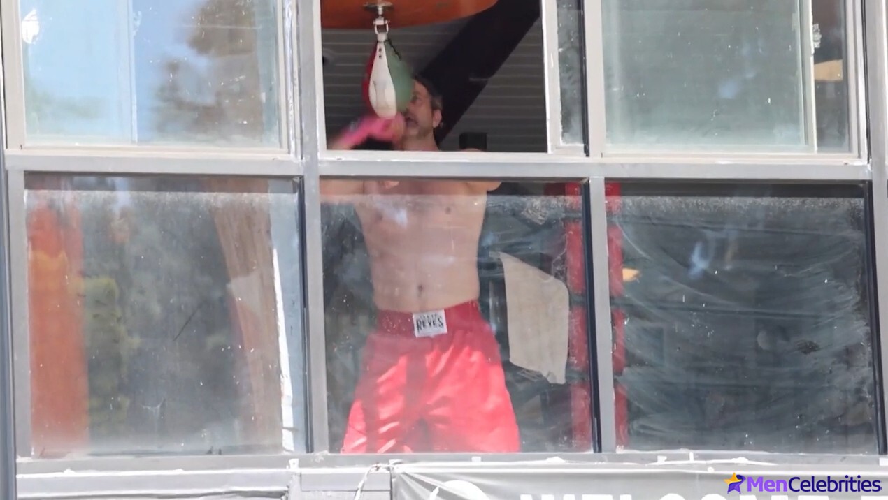 Joshua Jackson Shows Off Boxing Skills Shirtless in Los Angeles