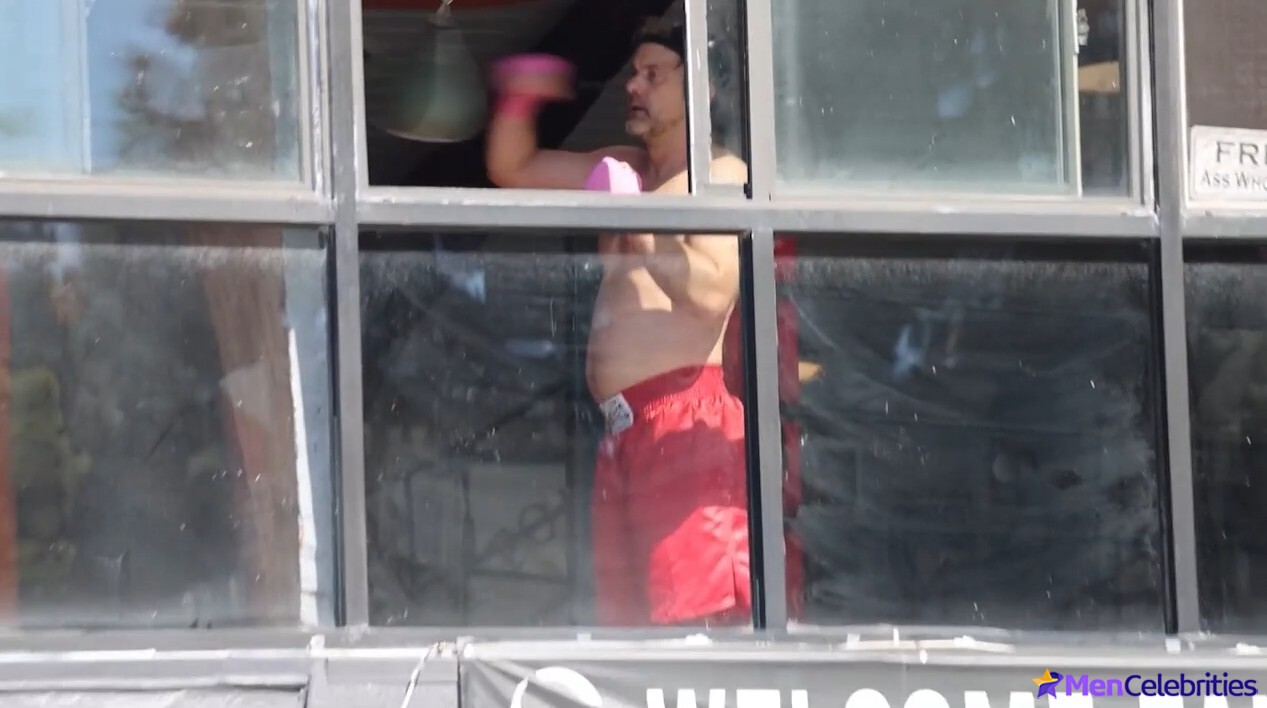 Joshua Jackson Shows Off Boxing Skills Shirtless in Los Angeles