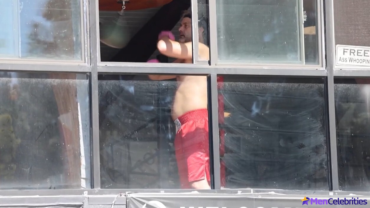 Joshua Jackson Shows Off Boxing Skills Shirtless in Los Angeles