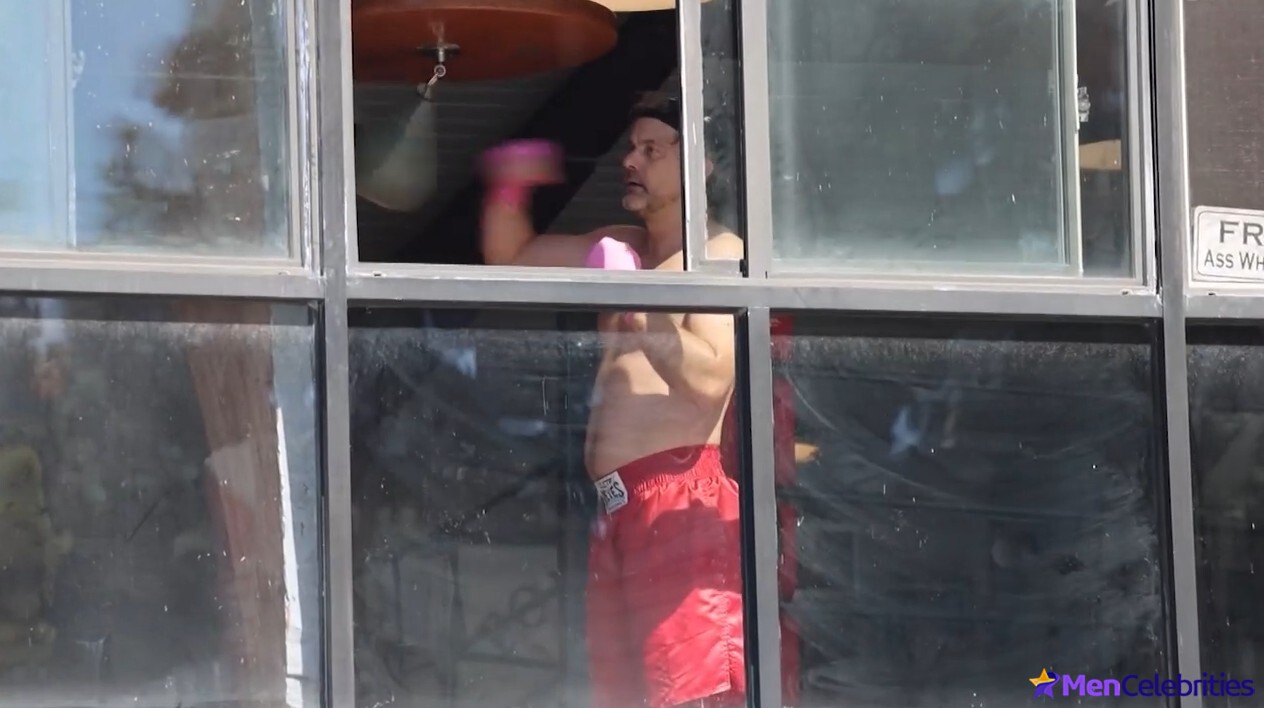 Joshua Jackson Shows Off Boxing Skills Shirtless in Los Angeles