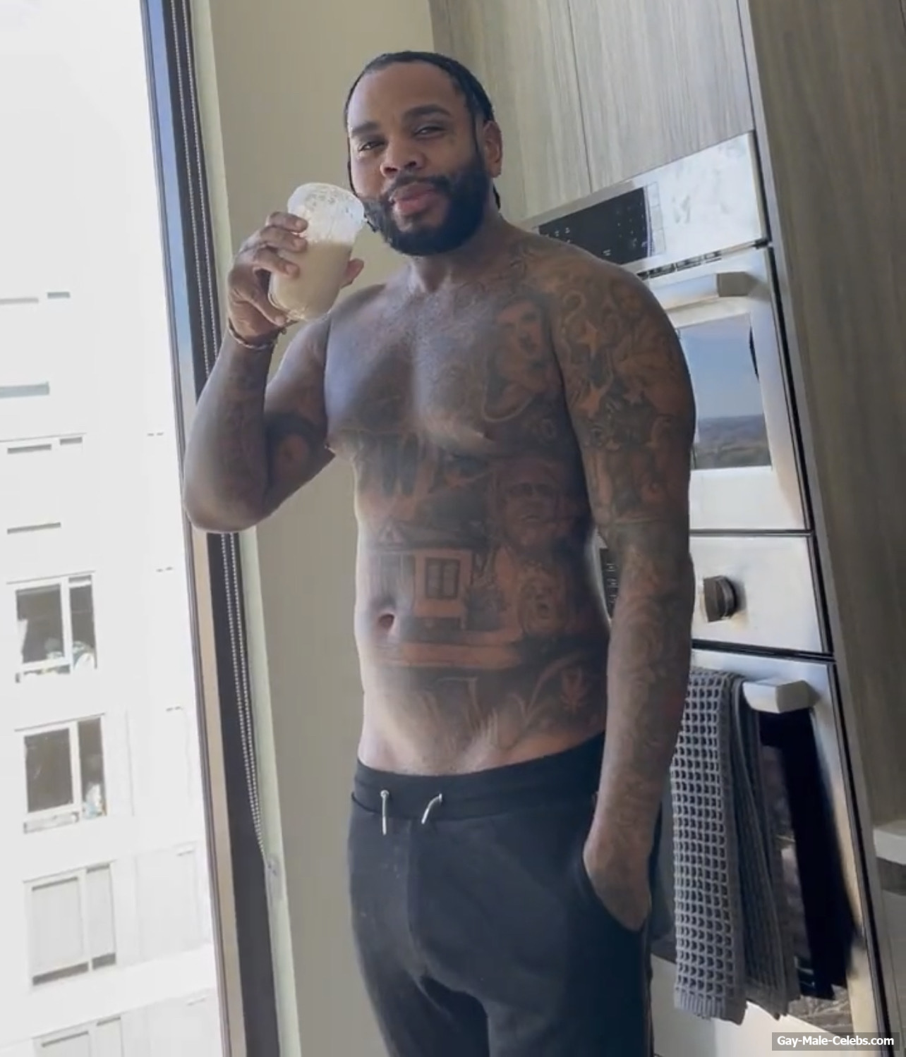 Kevin Gates Shirtless And Big Cock Bulge Pics