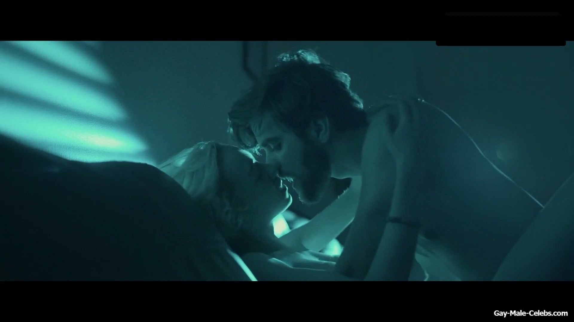 Landon Liboiron frontal nude in Come True