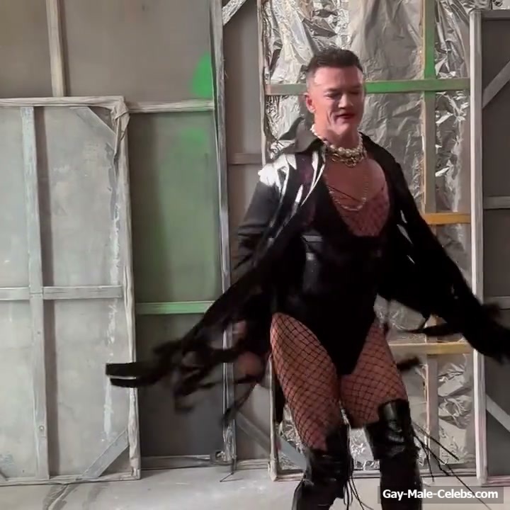 Luke Evans huge penis bulge erotic show