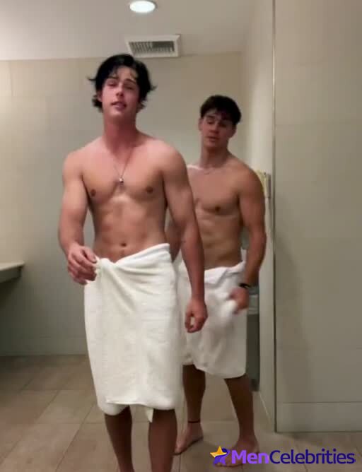 Noah Beck nude and wet underwear photos