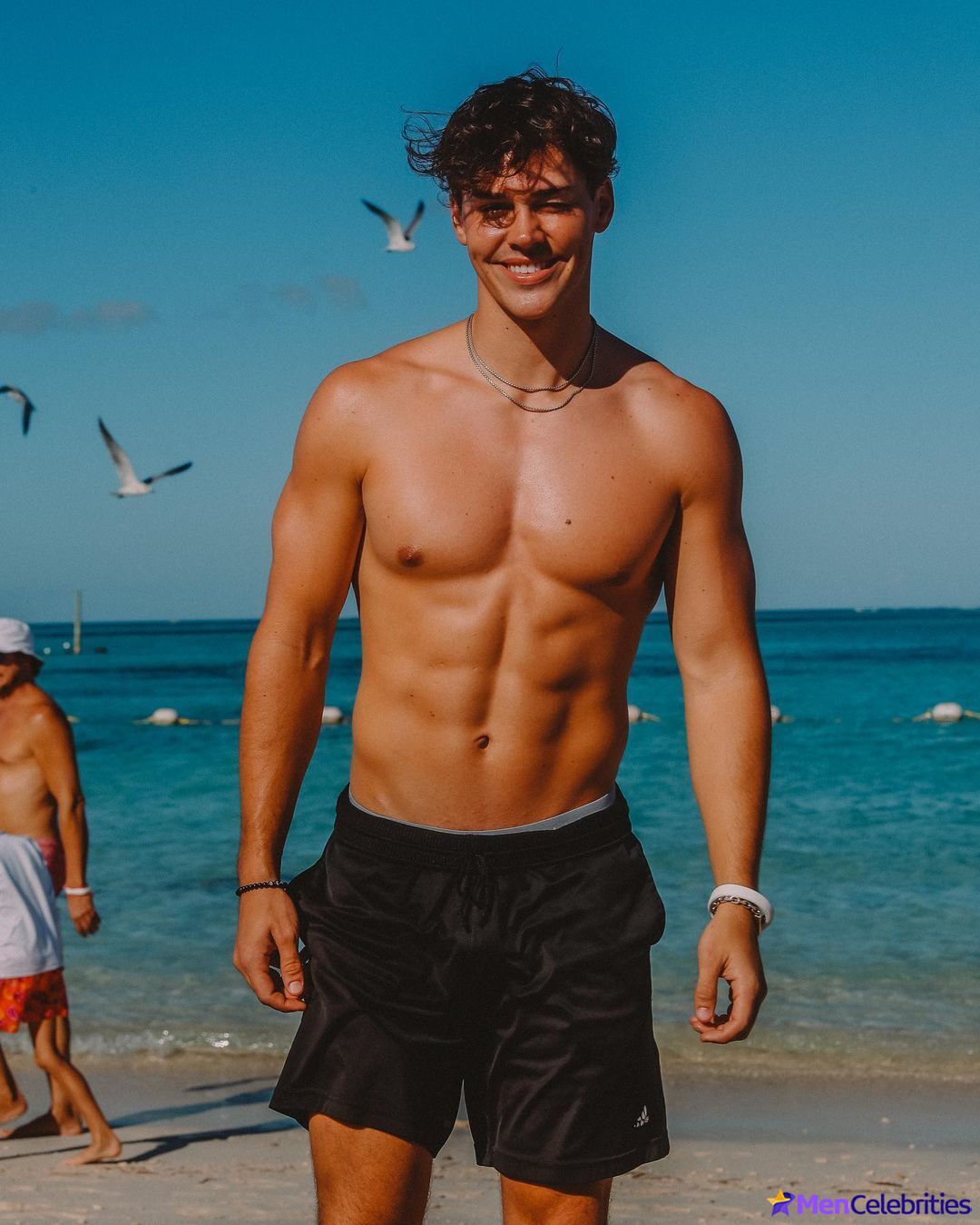 Noah Beck nude and wet underwear photos