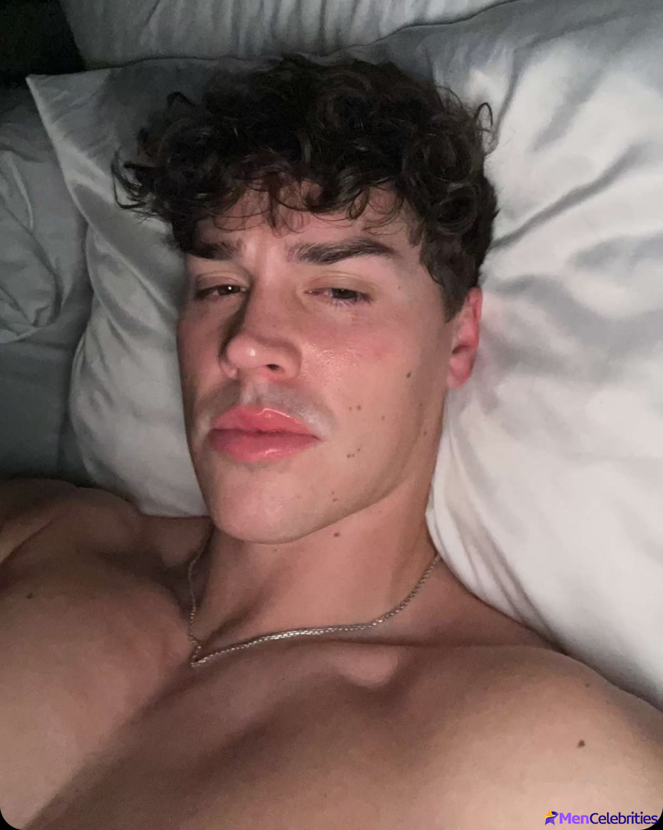 Noah Beck nude and wet underwear photos