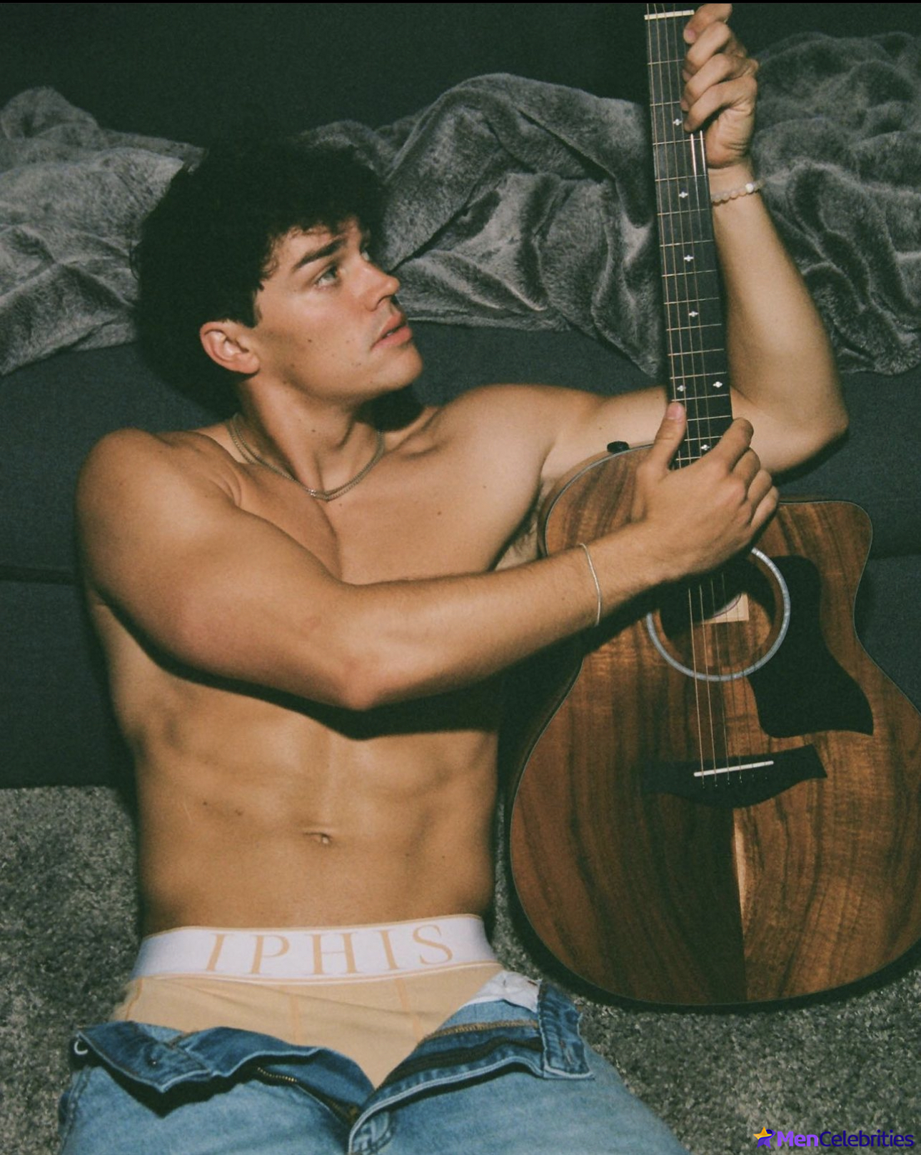 Noah Beck dick bulge and shirtless underwear pics