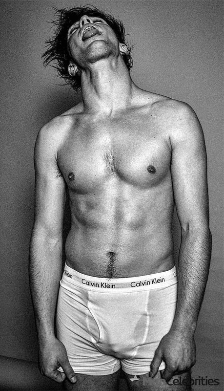 Noah Beck dick bulge