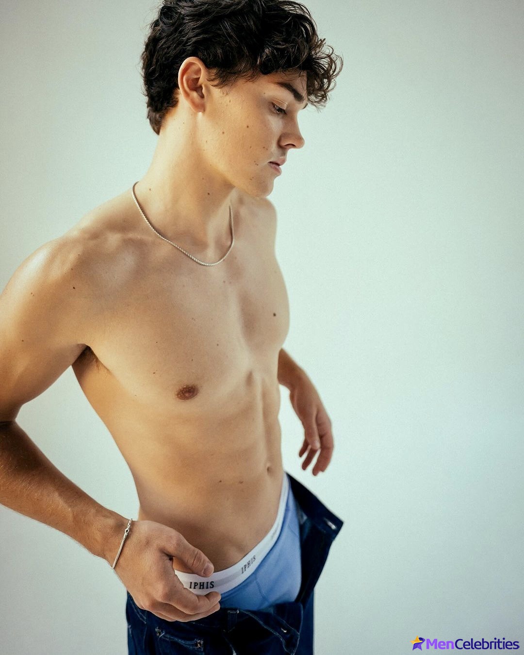 Noah Beck dick bulge and shirtless underwear pics