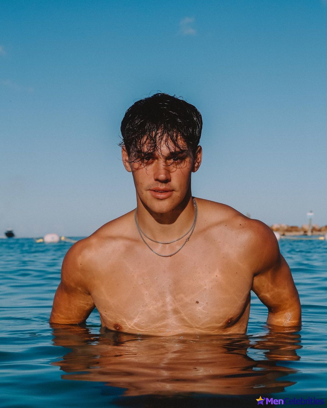 Noah Beck dick bulge and shirtless underwear pics