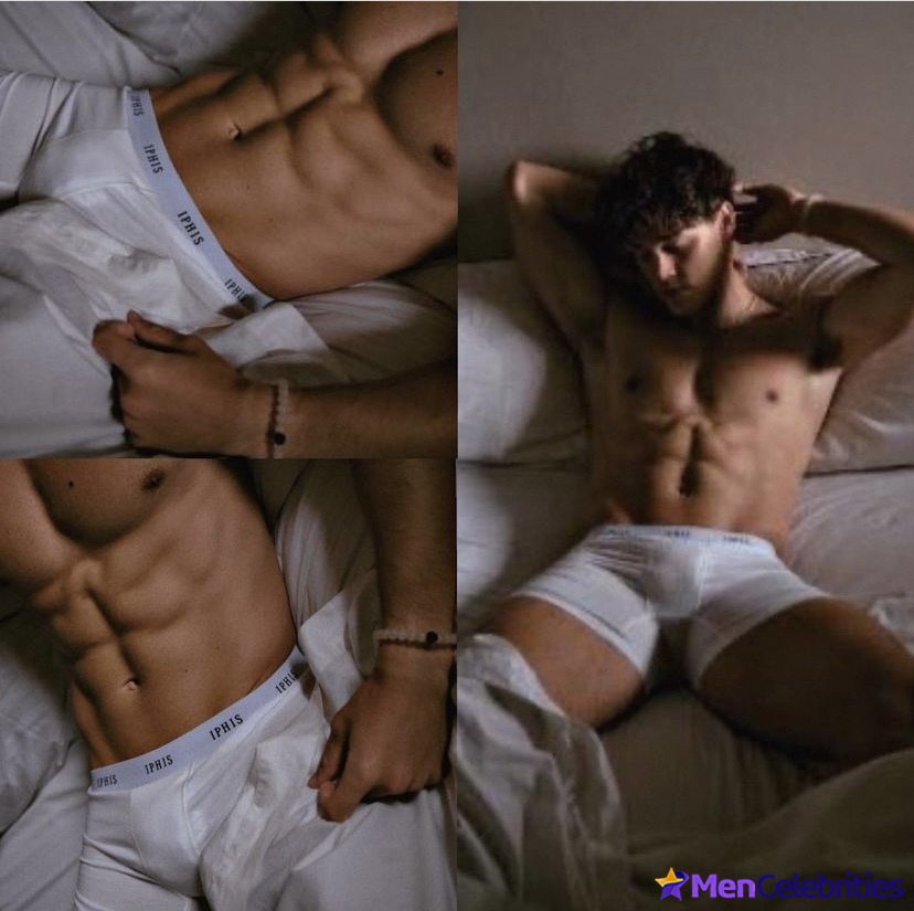 Noah Beck penis bulge