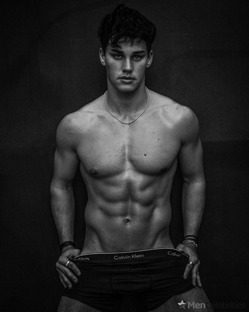 Noah Beck dick bulge and shirtless underwear pics