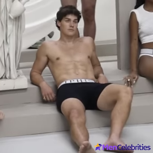 Noah Beck dick bulge and shirtless underwear pics