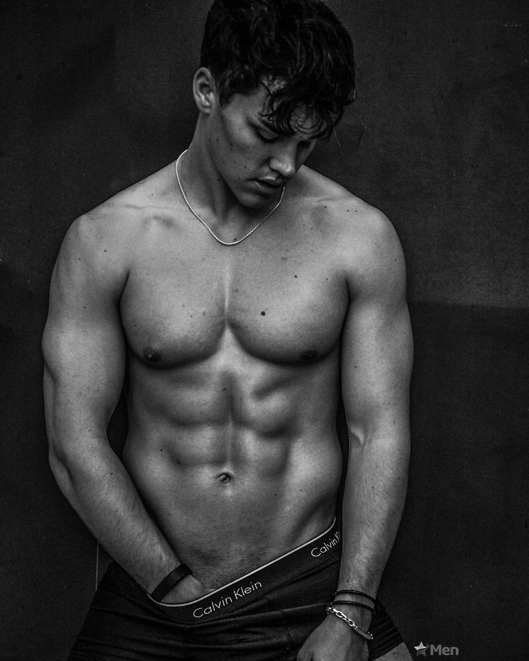 Noah Beck dick bulge and shirtless underwear pics