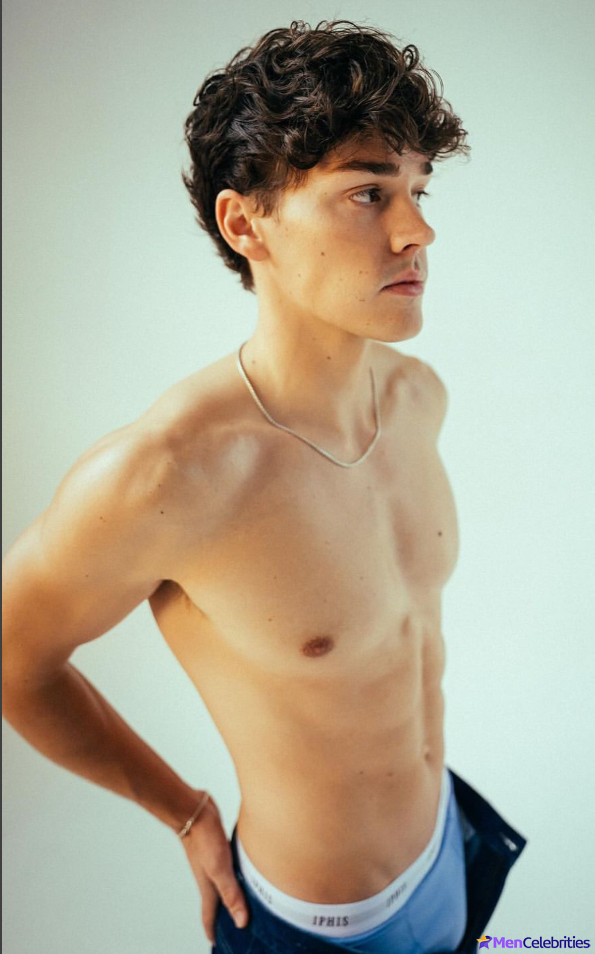 Noah Beck dick bulge and shirtless underwear pics