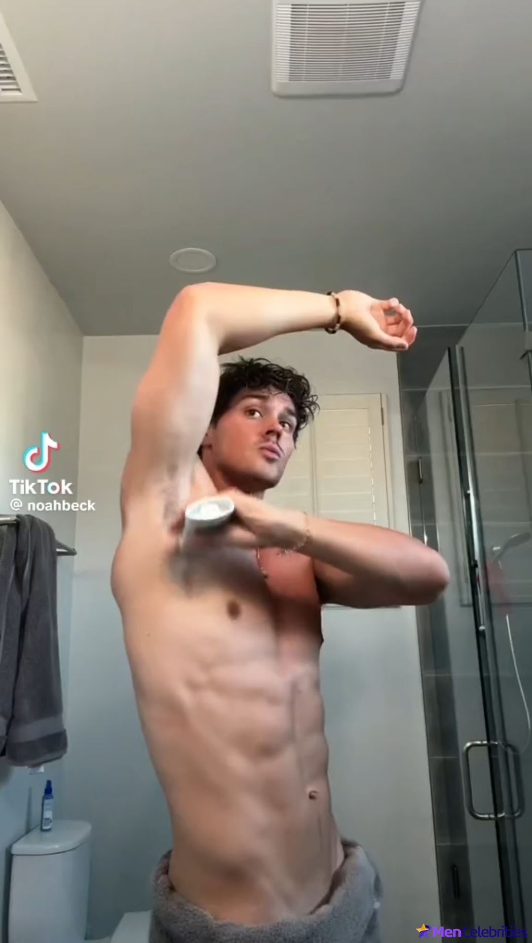 Noah Beck nude and wet underwear photos