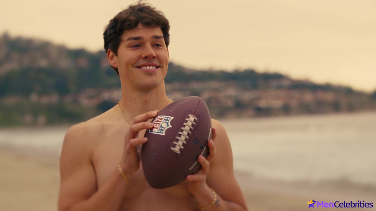 Noah Beck shirtless and underwear scenes