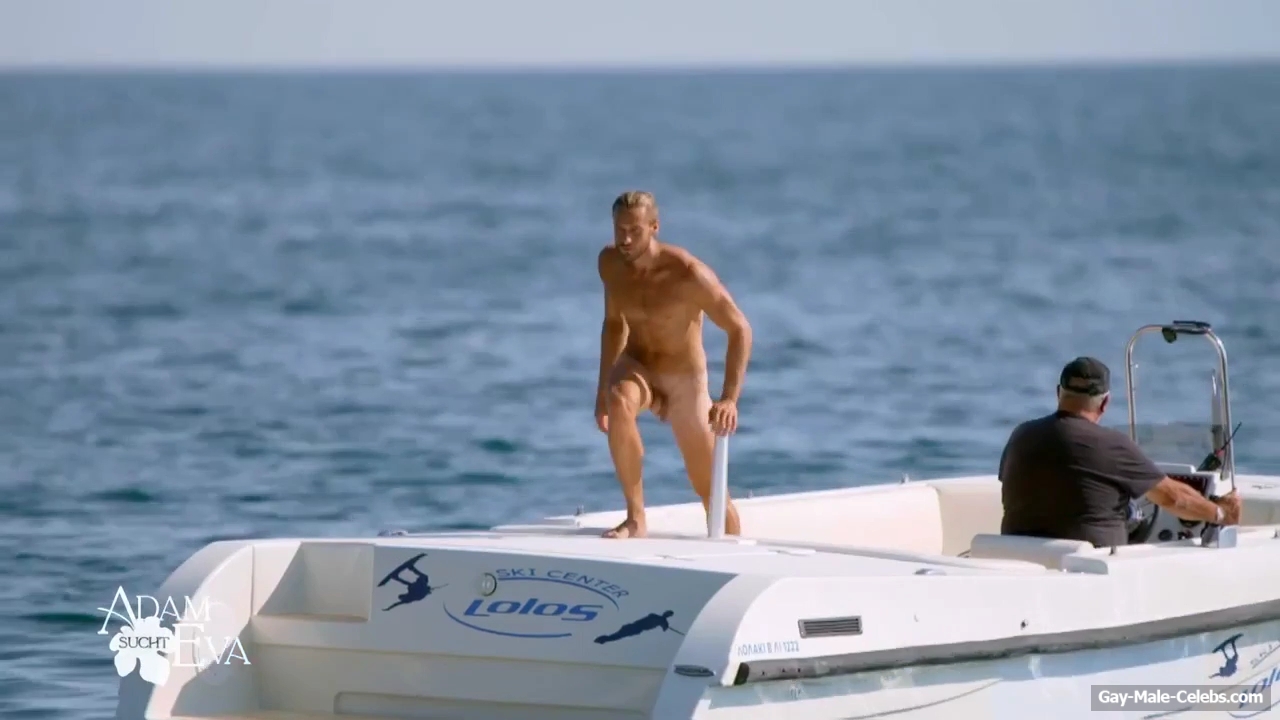 Sasha Sasse frontal nude in Adam sucht Eva