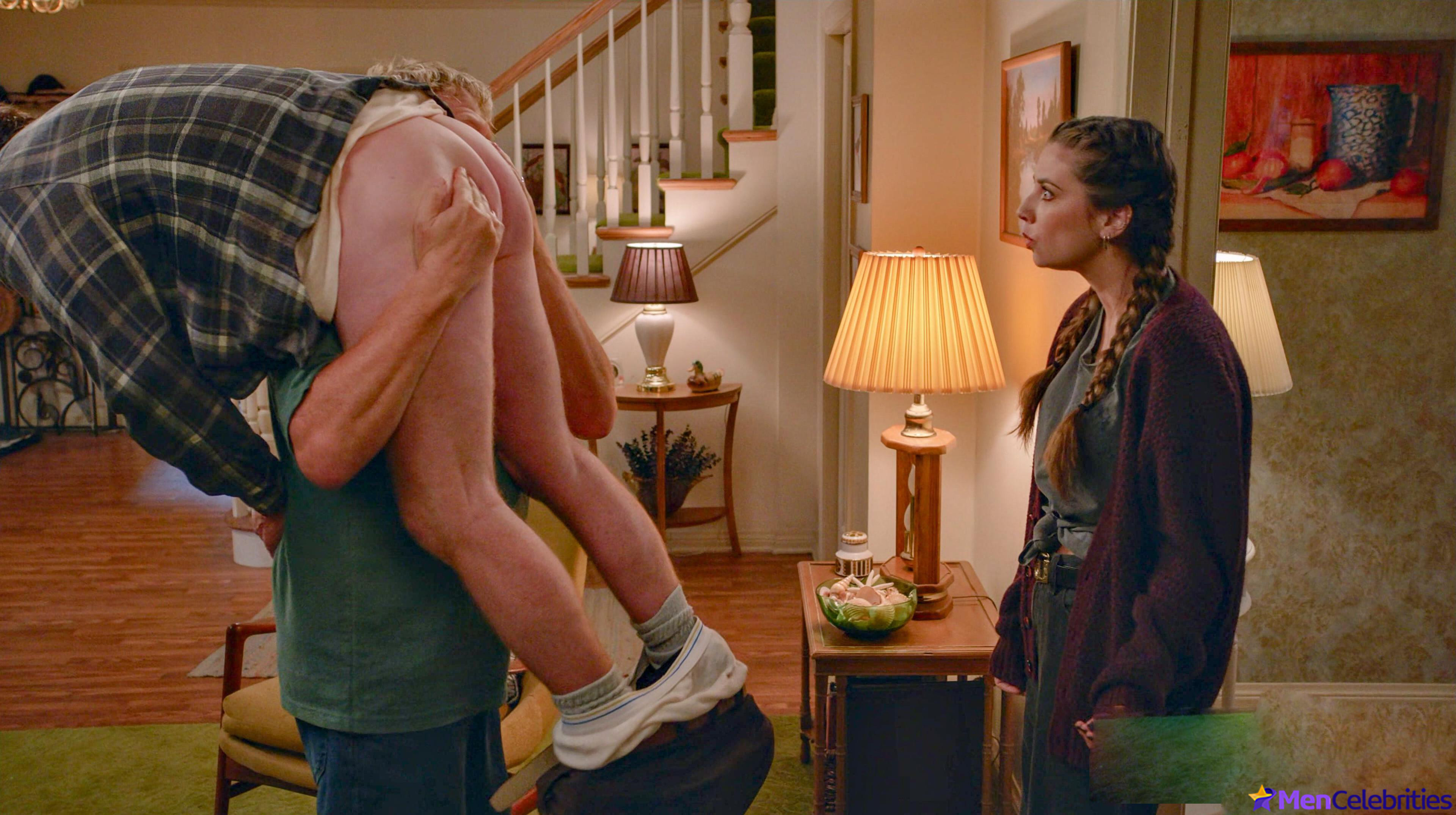 Scott Grimes nude and sexy scenes