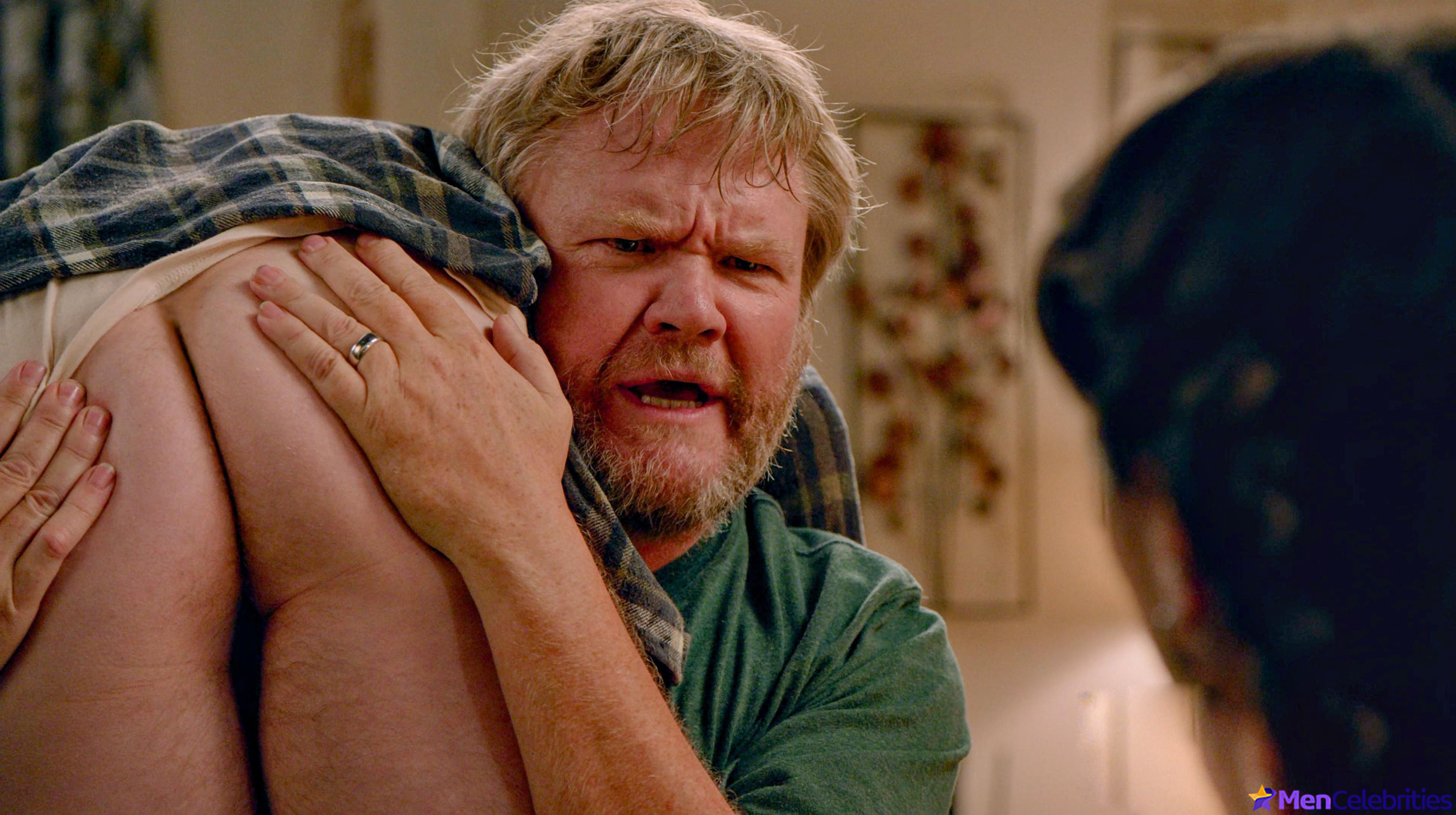 Scott Grimes nude and sexy scenes