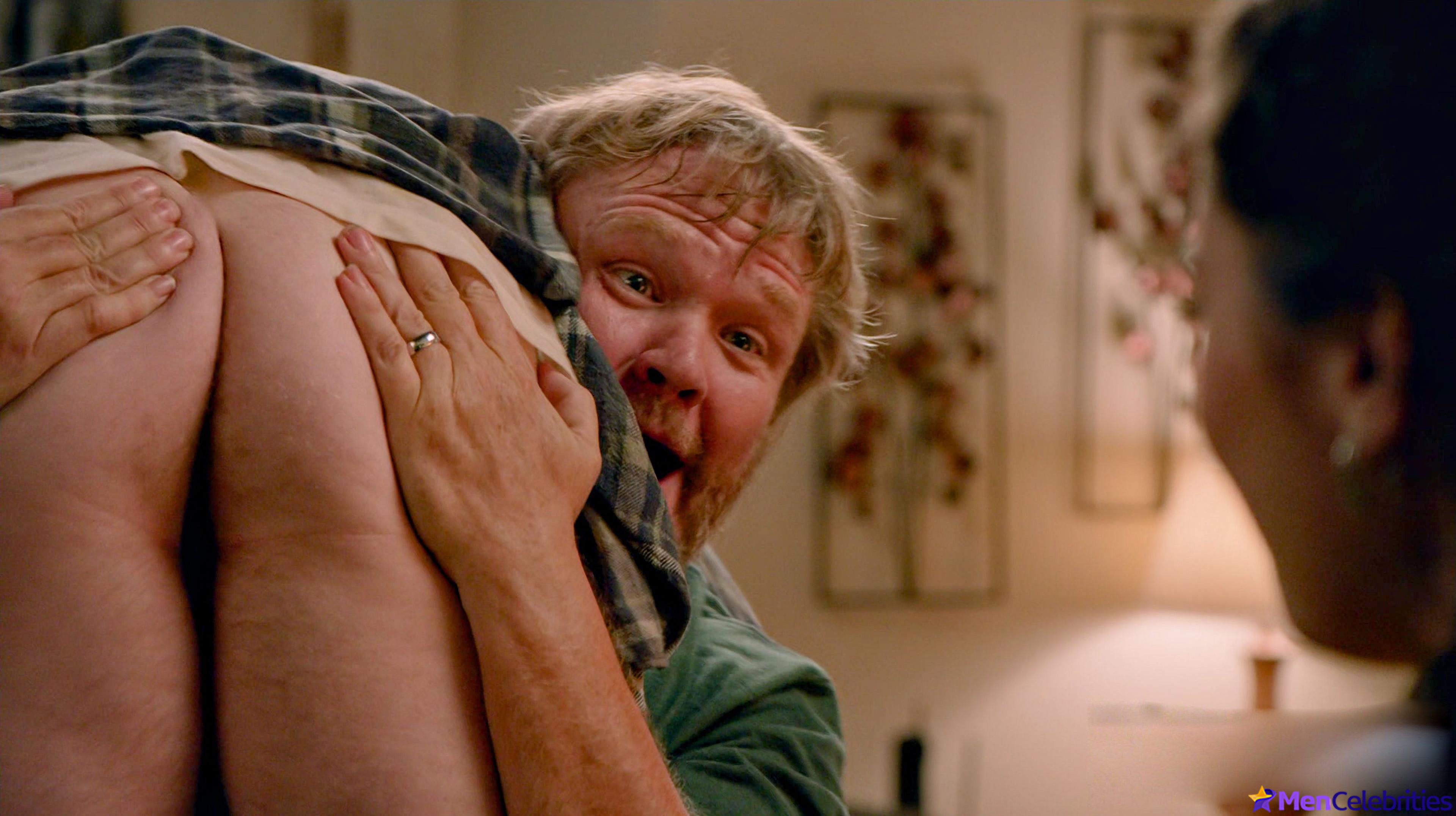 Scott Grimes nude and sexy scenes