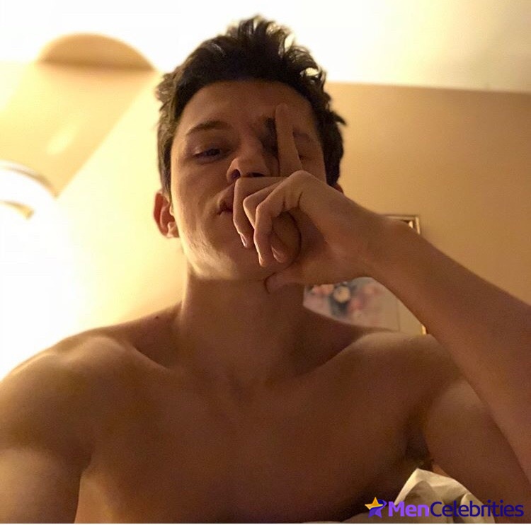 Tom Holland leaked nude picss