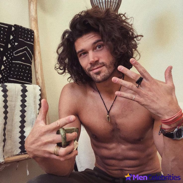 Trent Garrett shirtless and bulge pics