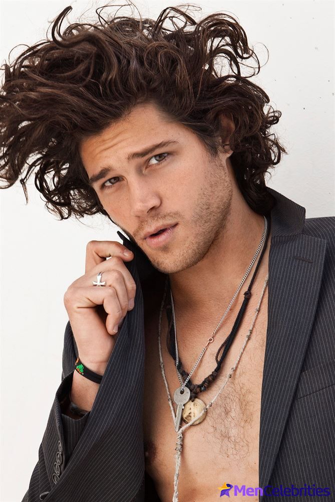 Trent Garrett shirtless and bulge pics