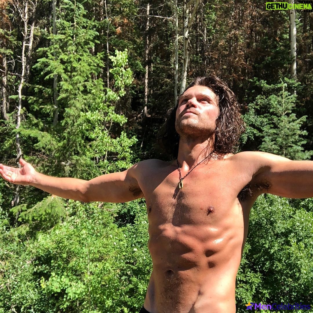 Trent Garrett shirtless and bulge pics