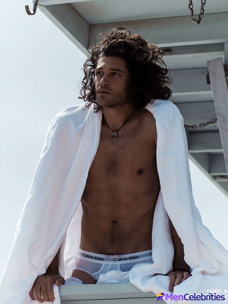 Trent Garrett shirtless and bulge pics