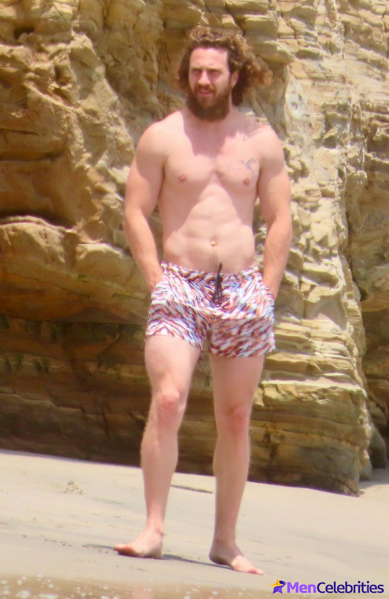 Aaron Johnson jerk off