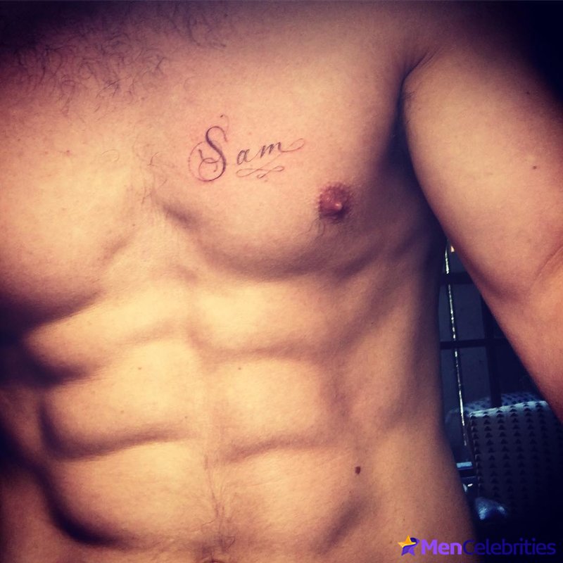 Aaron Taylor-Johnson abs photos