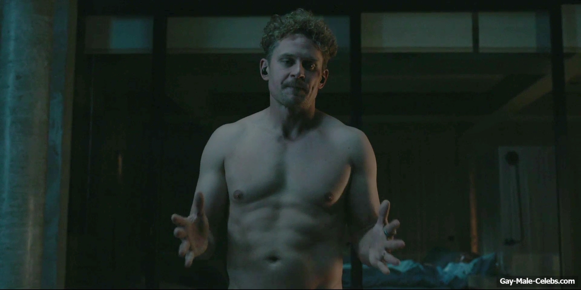 Billy Magnussen nudity