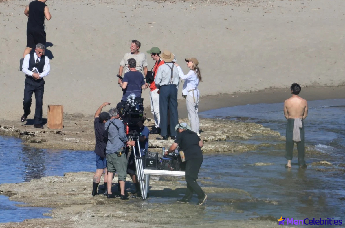 Cillian Murphy shirtless beach pics