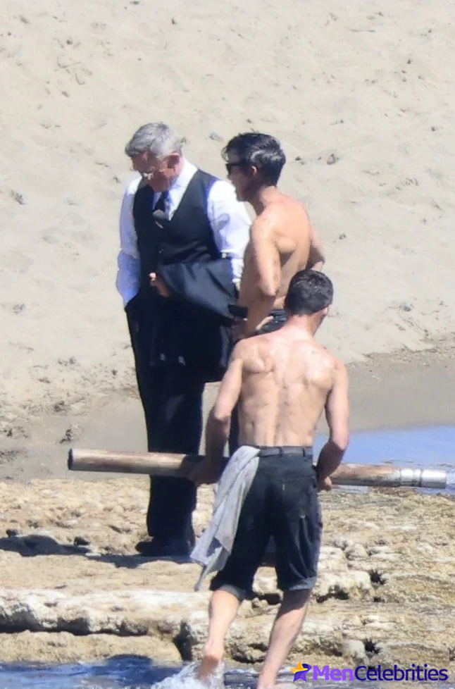 Cillian Murphy shirtless beach pics
