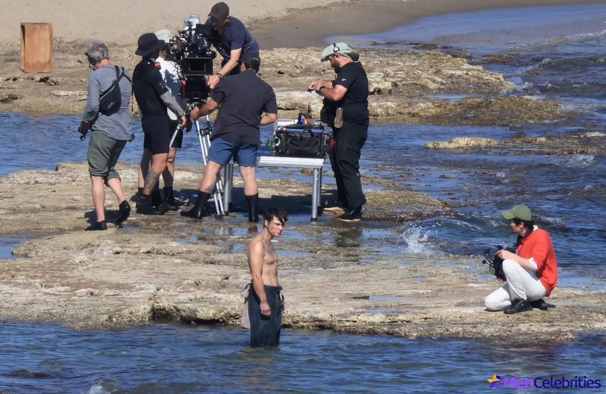 Cillian Murphy shirtless beach pics
