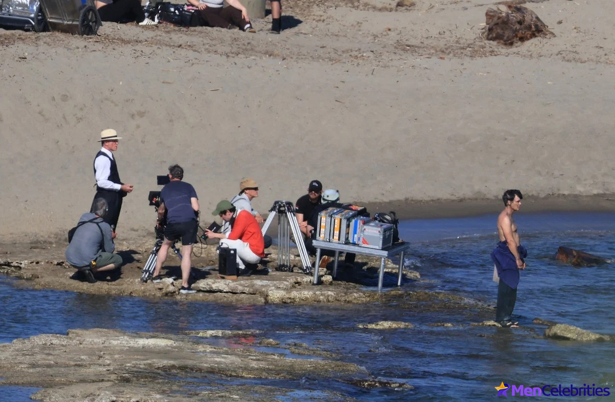 Cillian Murphy shirtless beach pics