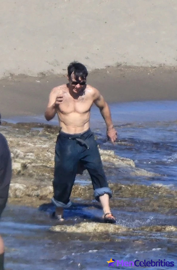 Cillian Murphy shirtless beach pics