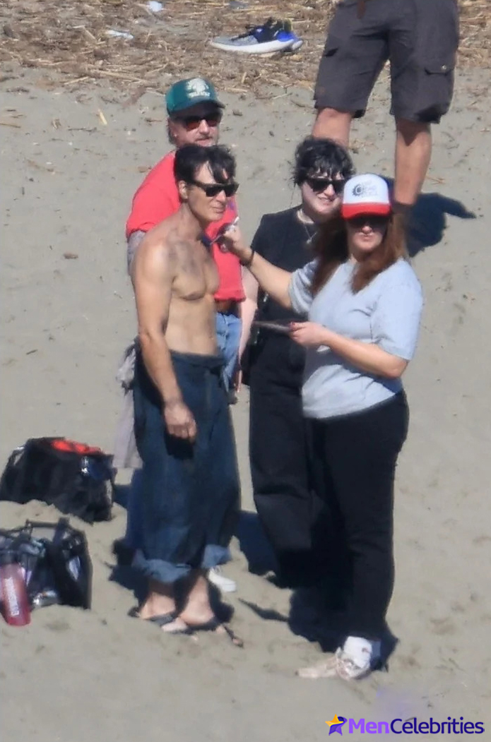 Cillian Murphy shirtless beach pics