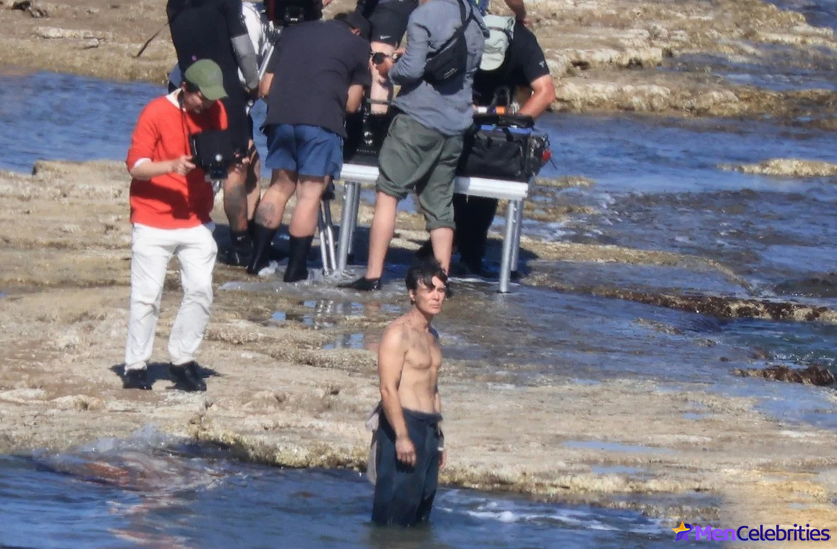 Cillian Murphy shirtless beach pics